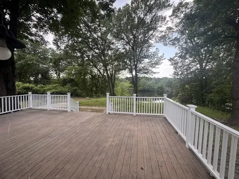 24 Radcliffe Drive Hudson NH 03051