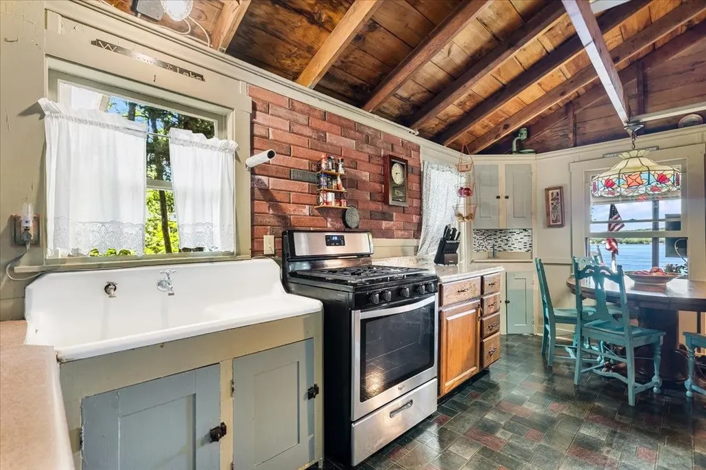 116C Gray Road Sanbornton NH 03269