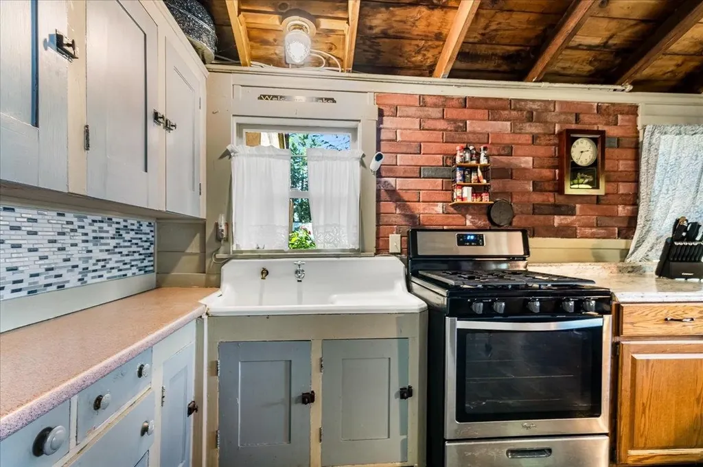 116C Gray Road Sanbornton NH 03269