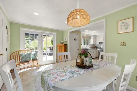 16 Amble Road Nashua NH 03062