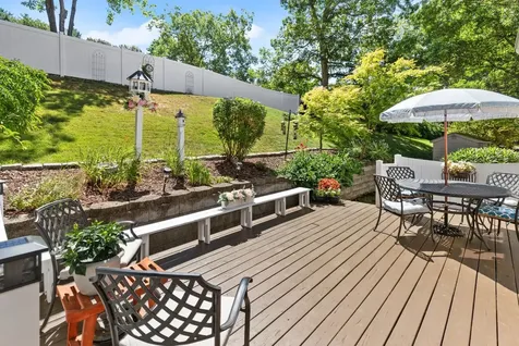 16 Amble Road Nashua NH 03062