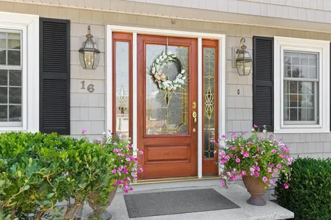 16 Amble Road Nashua NH 03062