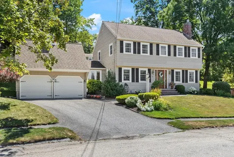 16 Amble Road Nashua NH 03062