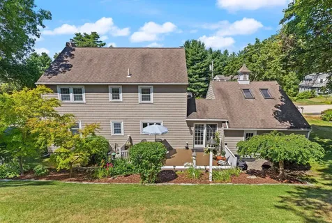 16 Amble Road Nashua NH 03062