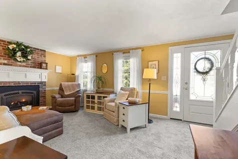 16 Amble Road Nashua NH 03062