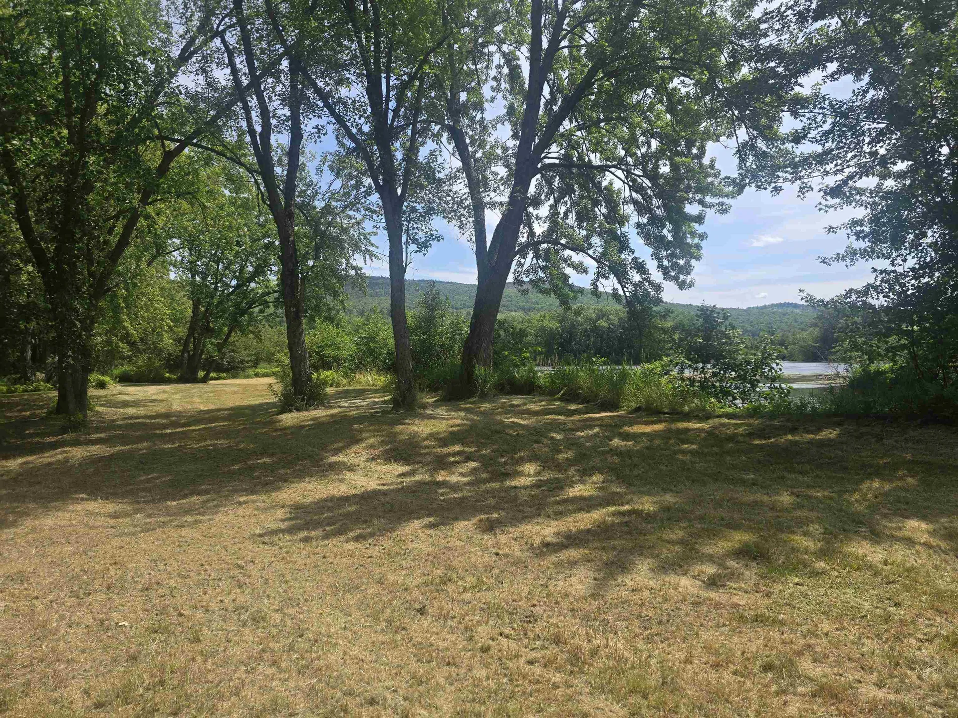 00 Braggs Bay Off Errol NH 03579