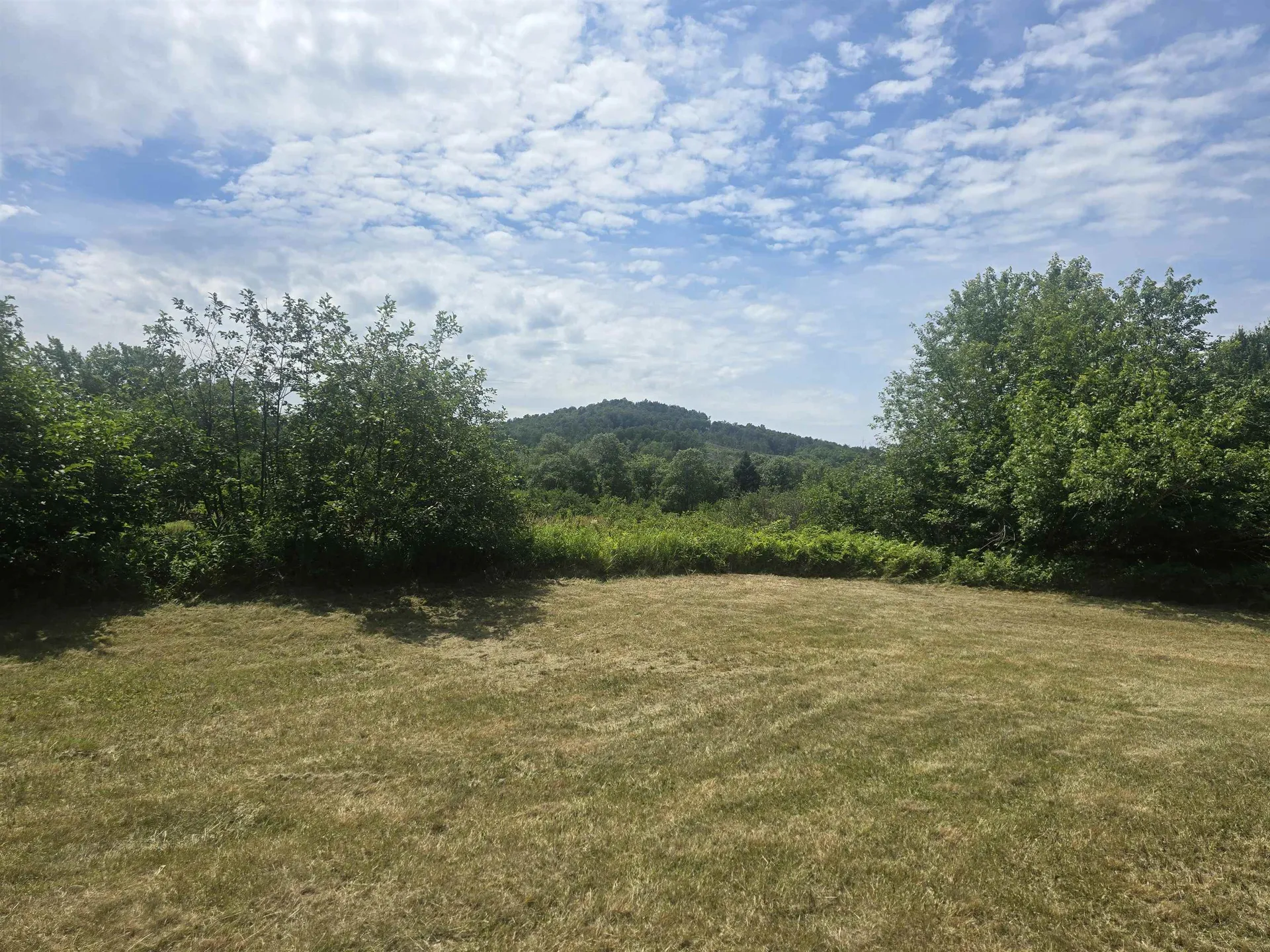 00 Braggs Bay Off Errol NH 03579