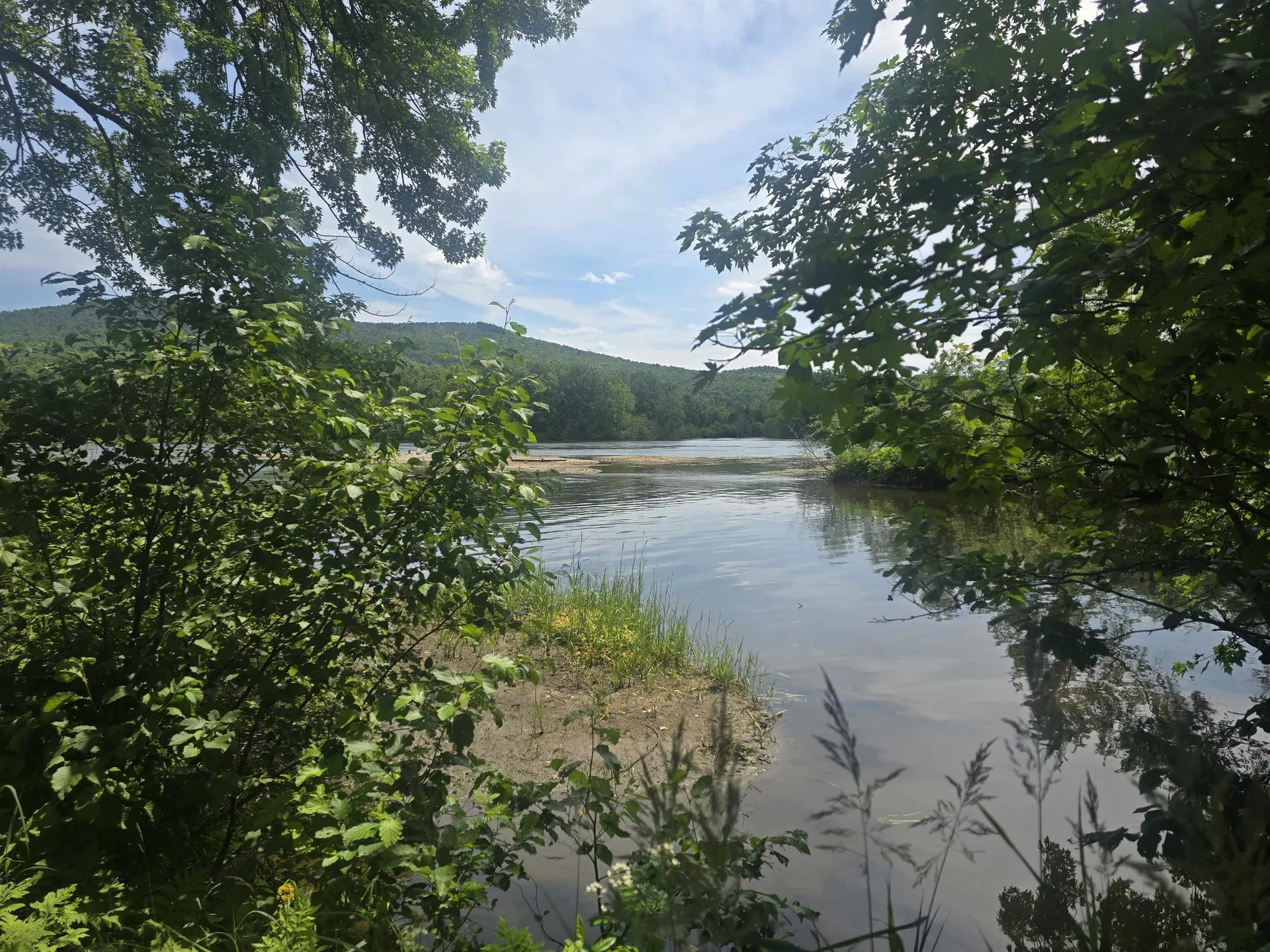 00 Braggs Bay Off Errol NH 03579