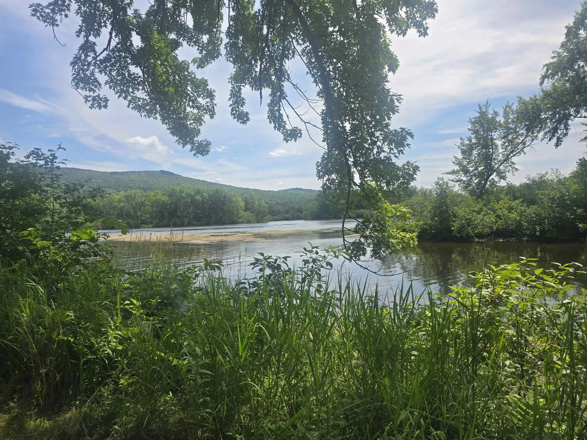 00 Braggs Bay Off Errol NH 03579