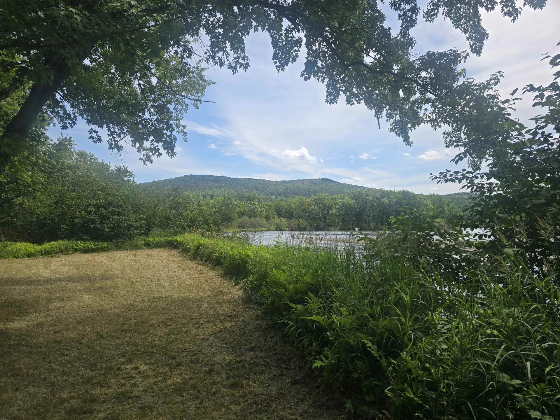00 Braggs Bay Off Errol NH 03579