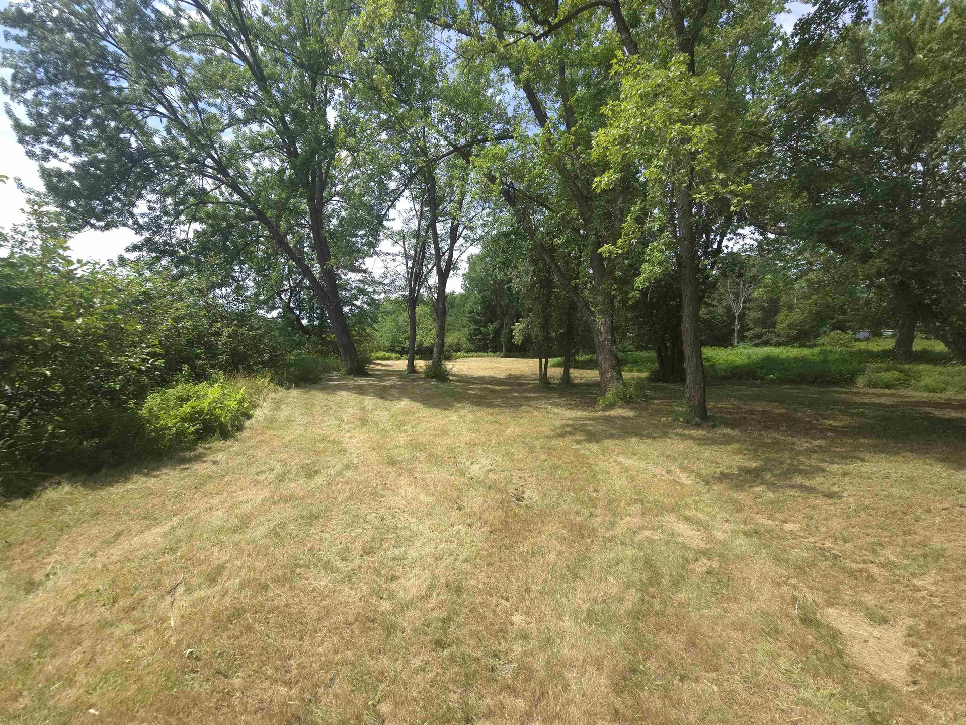 00 Braggs Bay Off Errol NH 03579