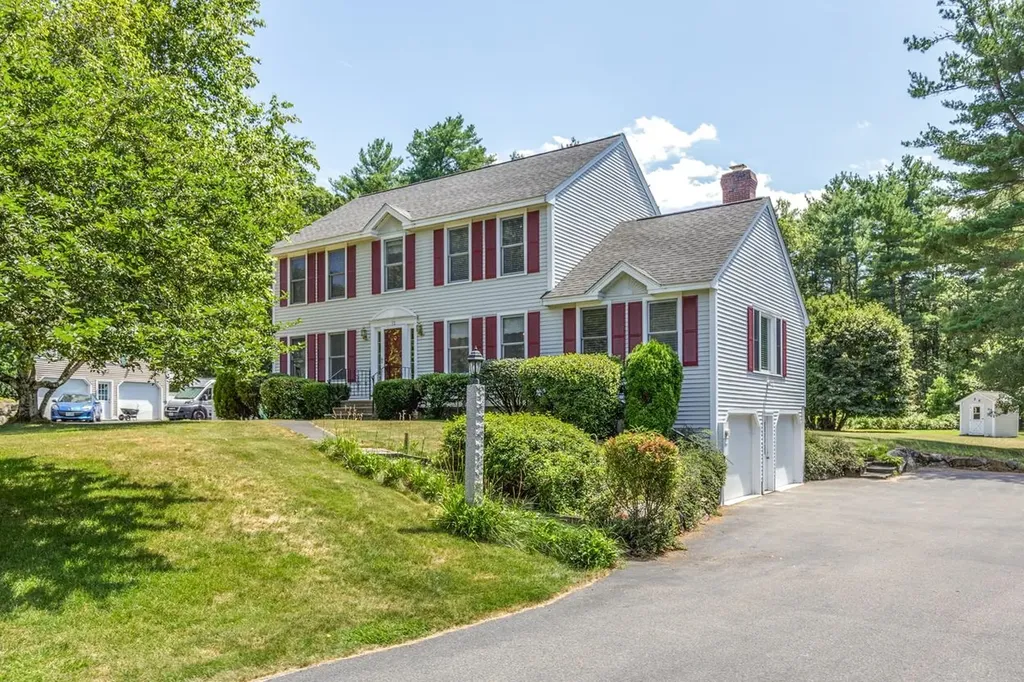 12 Ganley Drive Salem NH 03079