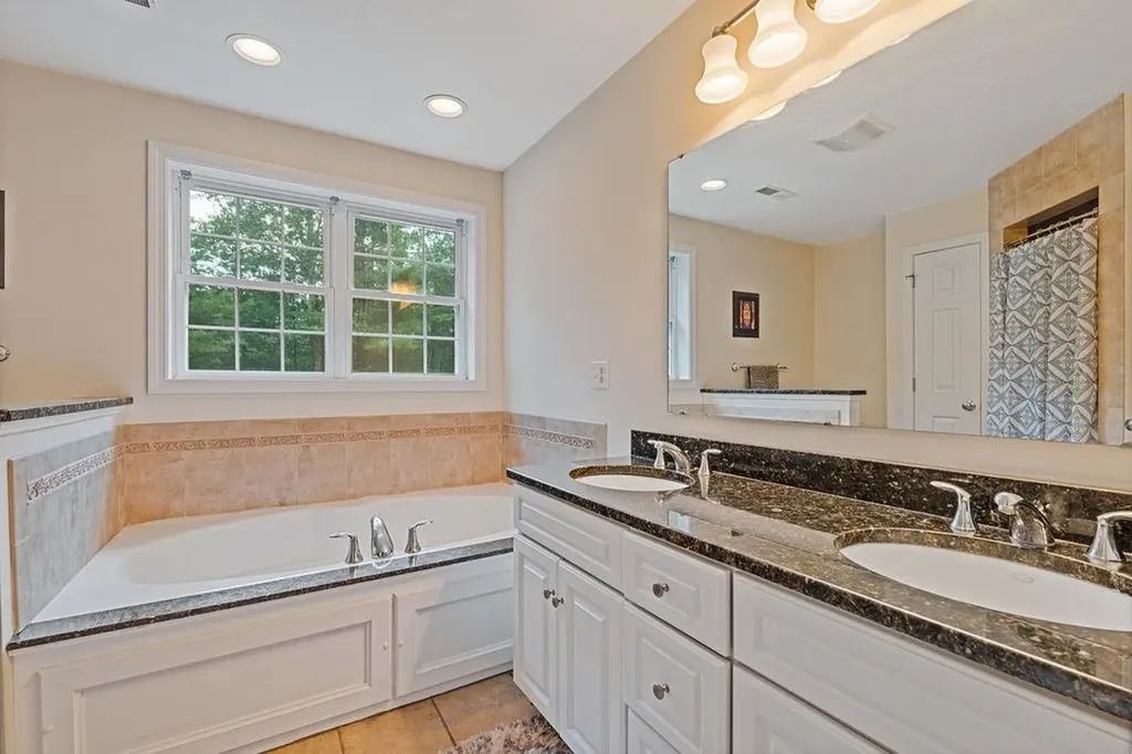 13 Moose Hollow Road Litchfield NH 03052