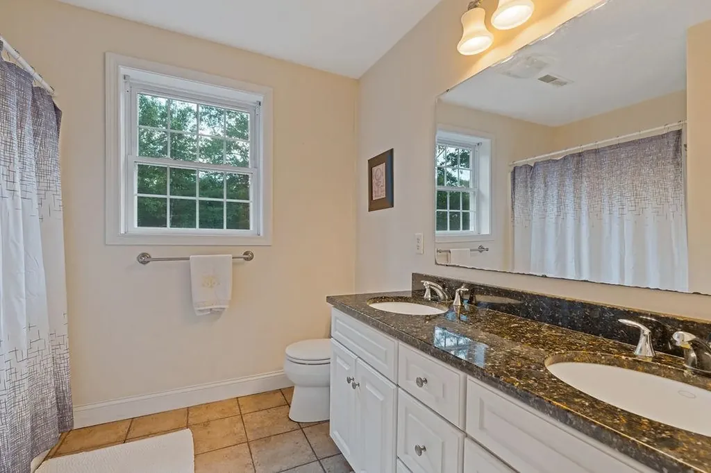 13 Moose Hollow Road Litchfield NH 03052