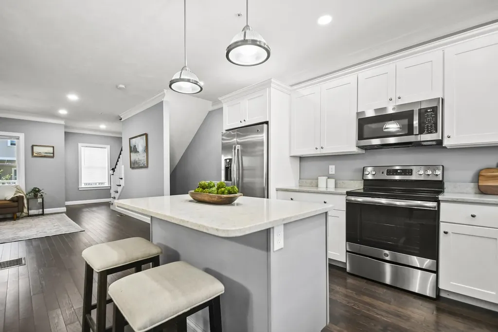 3 Cortona Way Salem NH 03079