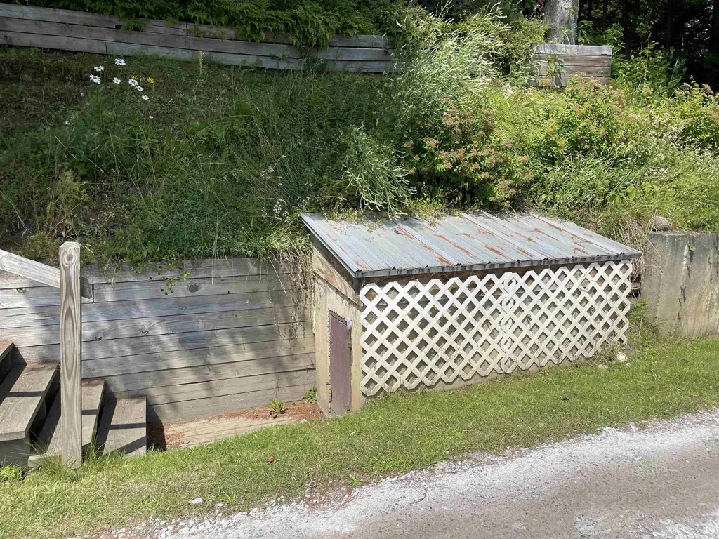 85 Upper Herricks Cove Road Woodbury VT 05681