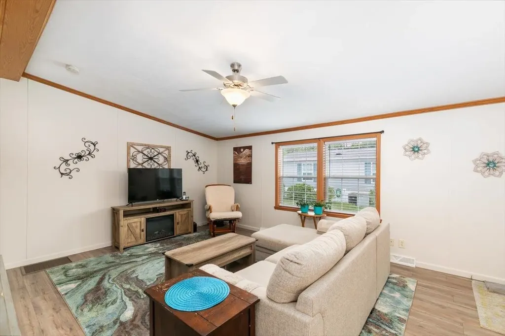 30 Hagop Road Salem NH 03079