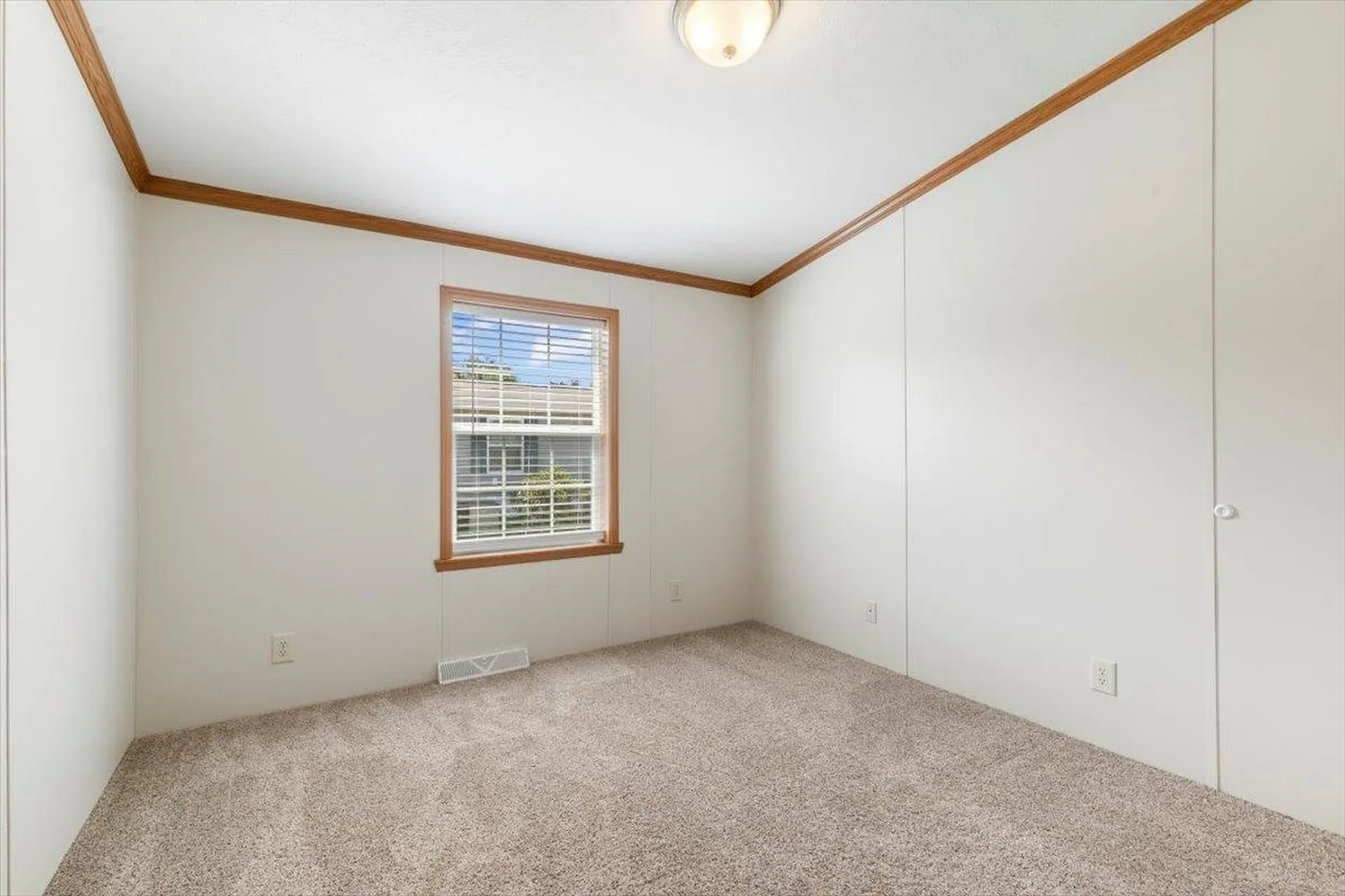 30 Hagop Road Salem NH 03079