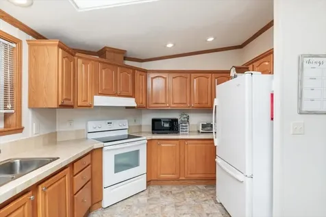 30 Hagop Road Salem NH 03079