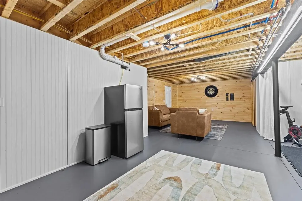8 Allaire Drive St. Albans Town VT 05478