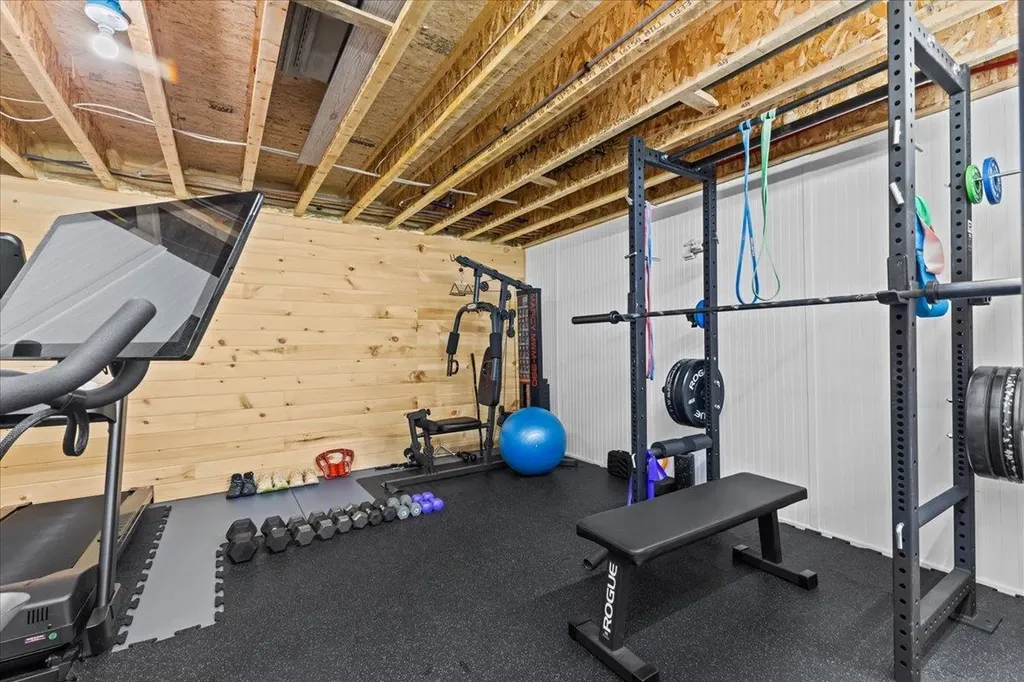 8 Allaire Drive St. Albans Town VT 05478