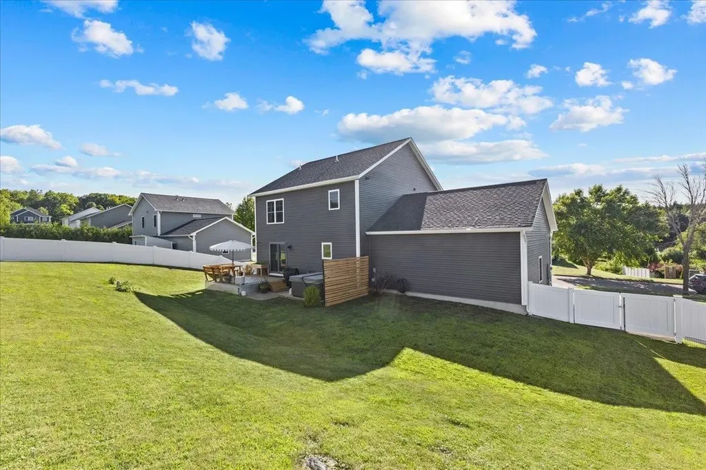 8 Allaire Drive St. Albans Town VT 05478