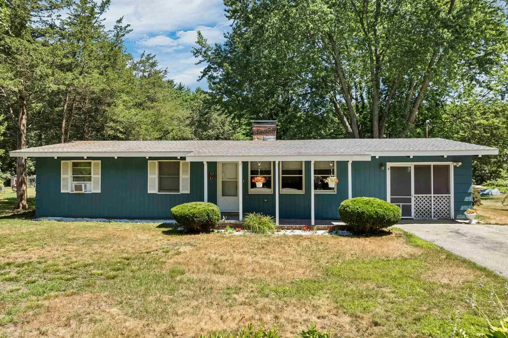 19 Cedar Road North Hampton NH 03862