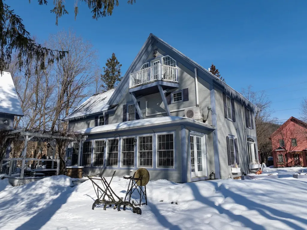 195 Main Street Montgomery VT 05471