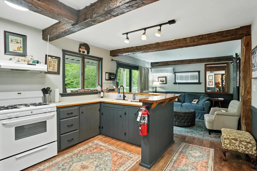 195 Main Street Montgomery VT 05471