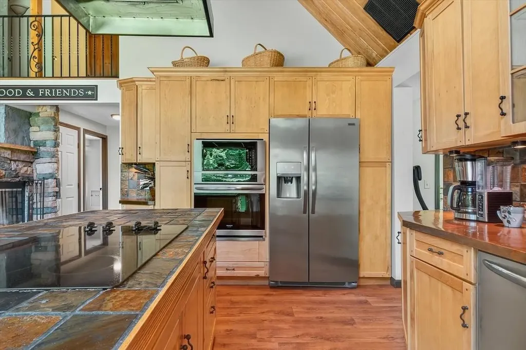 532 Sherwood Forest Londonderry VT 05148