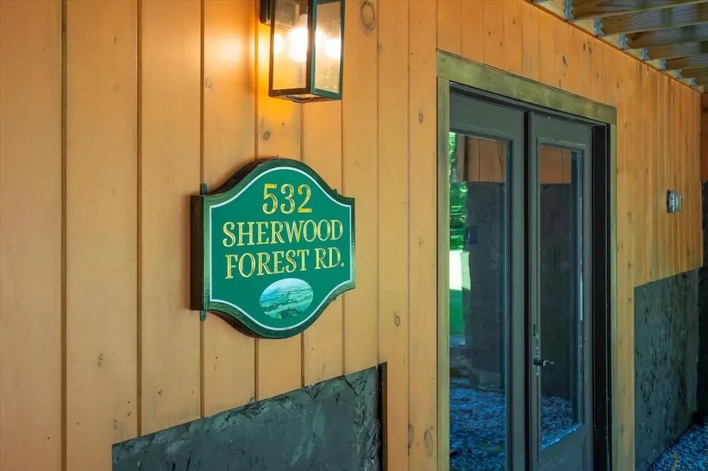 532 Sherwood Forest Londonderry VT 05148