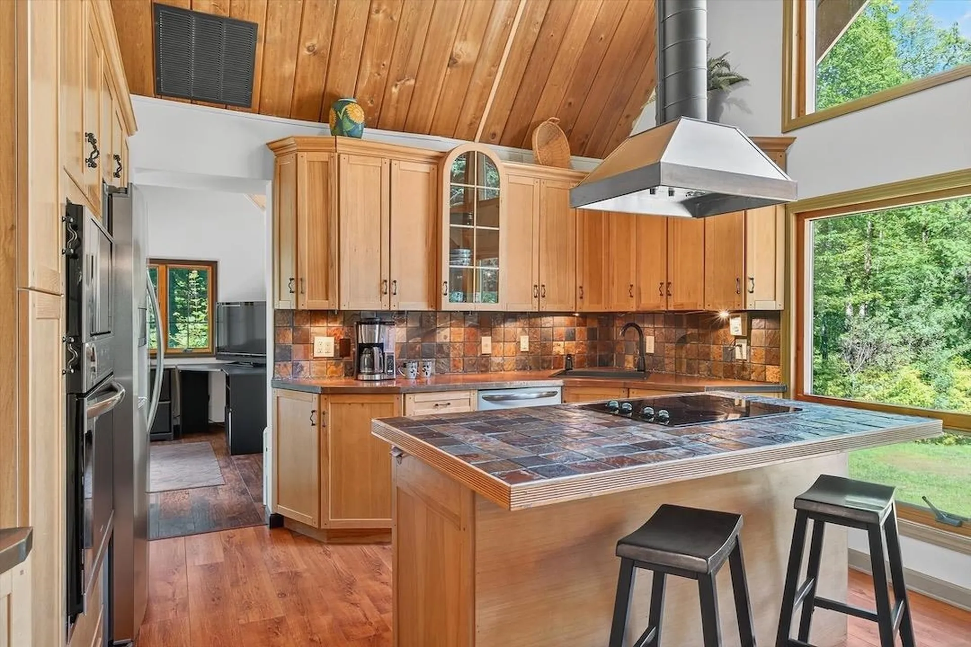 532 Sherwood Forest Londonderry VT 05148