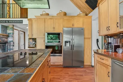 532 Sherwood Forest Londonderry VT 05148