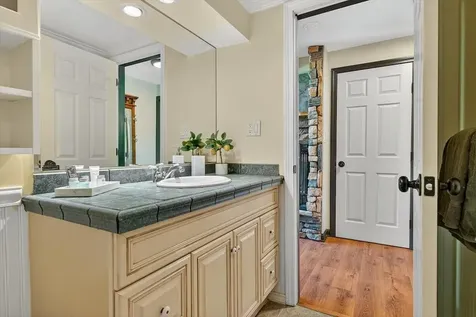 532 Sherwood Forest Londonderry VT 05148