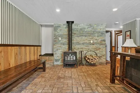 532 Sherwood Forest Londonderry VT 05148