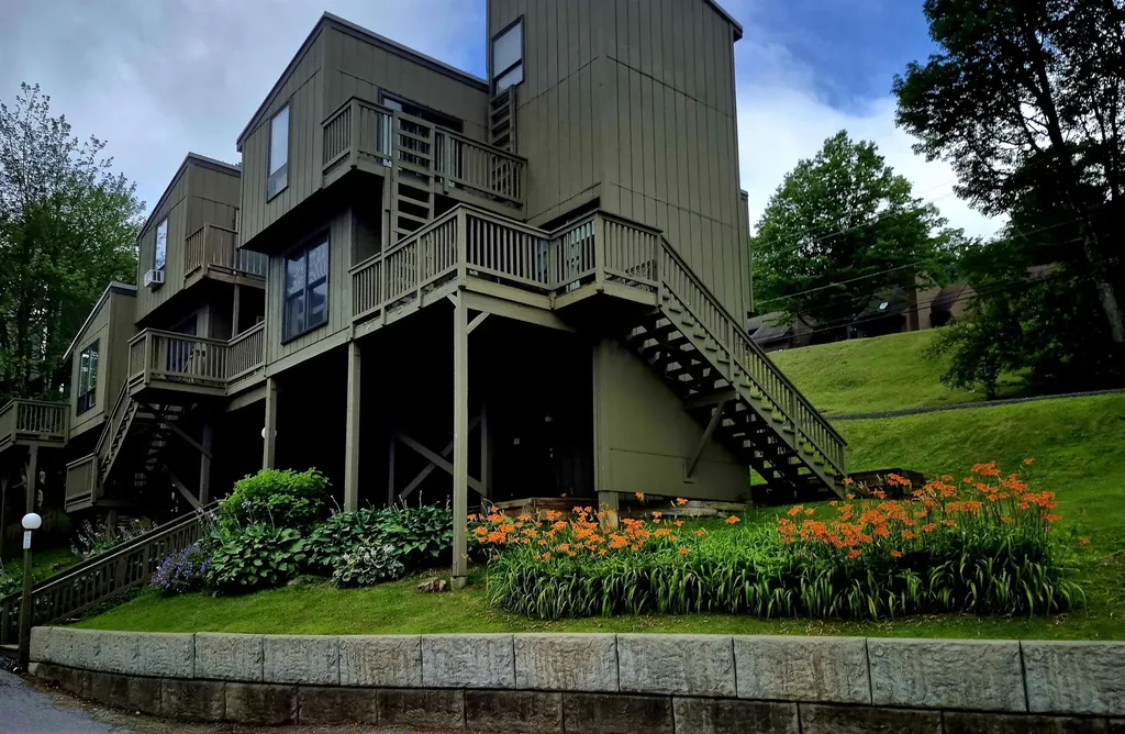 136 Middle Earth Drive Warren VT 05674