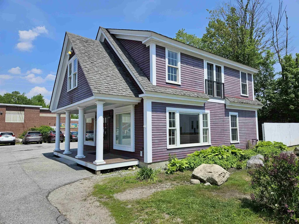 209 Main Street New London NH 03257