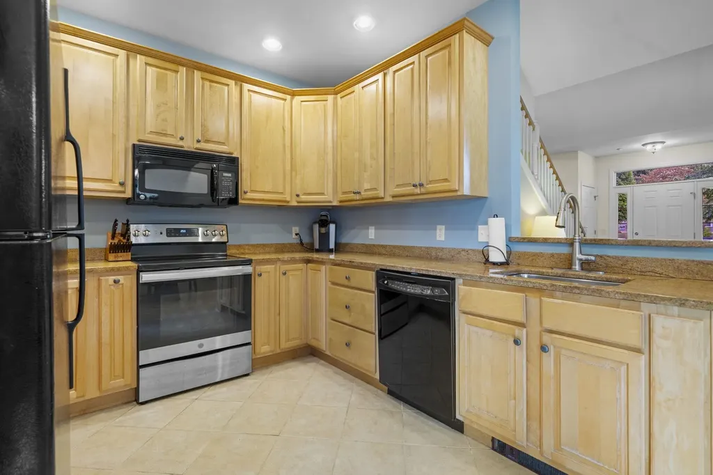 30 Stonehurst Common Hanover NH 03755