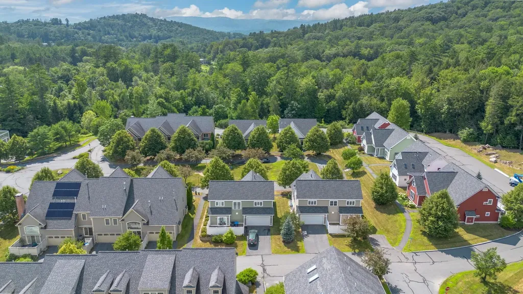 30 Stonehurst Common Hanover NH 03755