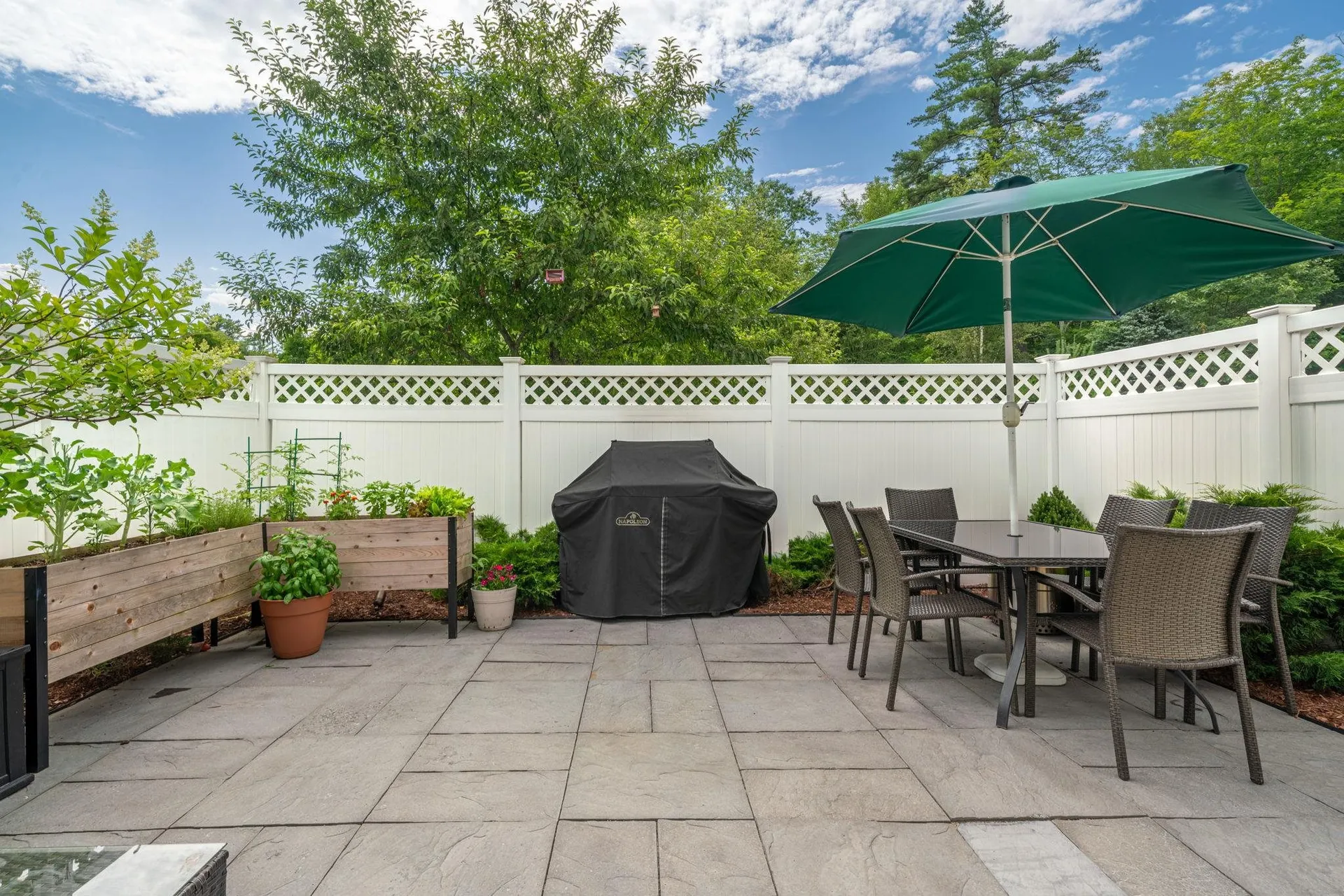 30 Stonehurst Common Hanover NH 03755