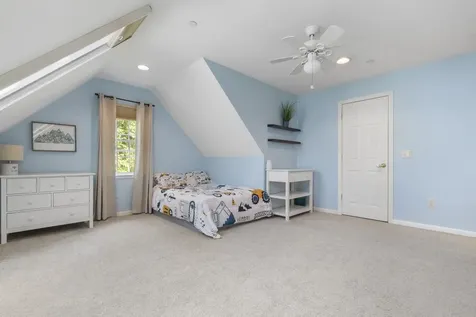 30 Stonehurst Common Hanover NH 03755