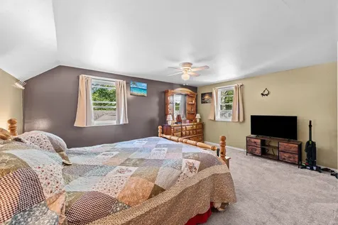 24 Yarmouth Drive Nashua NH 03062