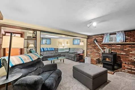 24 Yarmouth Drive Nashua NH 03062