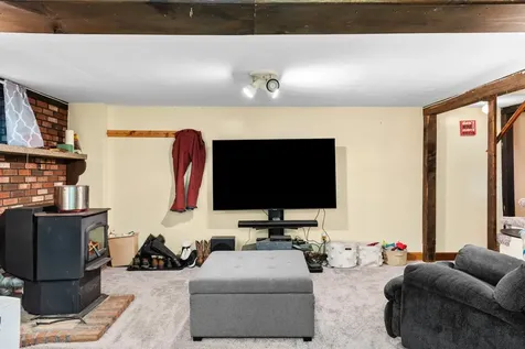 24 Yarmouth Drive Nashua NH 03062