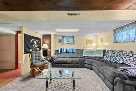 24 Yarmouth Drive Nashua NH 03062