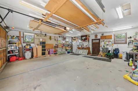 24 Yarmouth Drive Nashua NH 03062