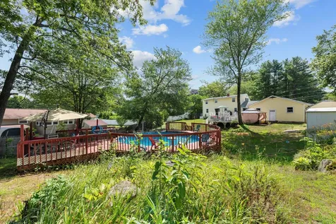 24 Yarmouth Drive Nashua NH 03062
