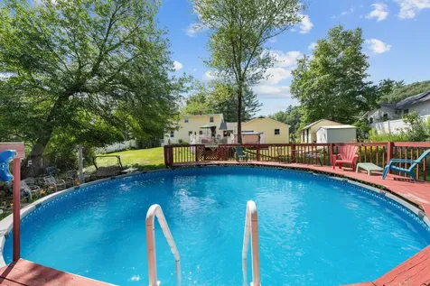 24 Yarmouth Drive Nashua NH 03062