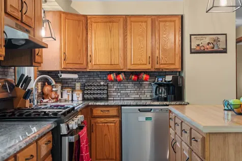 24 Yarmouth Drive Nashua NH 03062