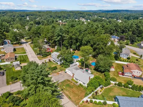 24 Yarmouth Drive Nashua NH 03062